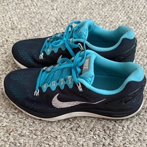 Nike Men’s Lunar 5 Navy blue and white size 9 shoes